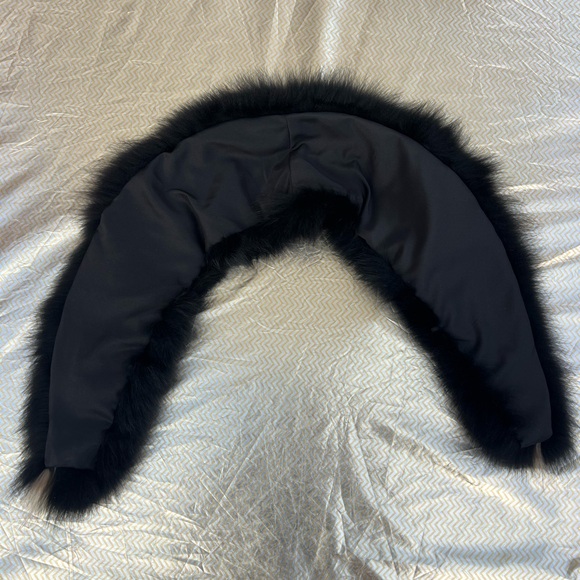 Fox Fur Collar - Picture 3 of 3